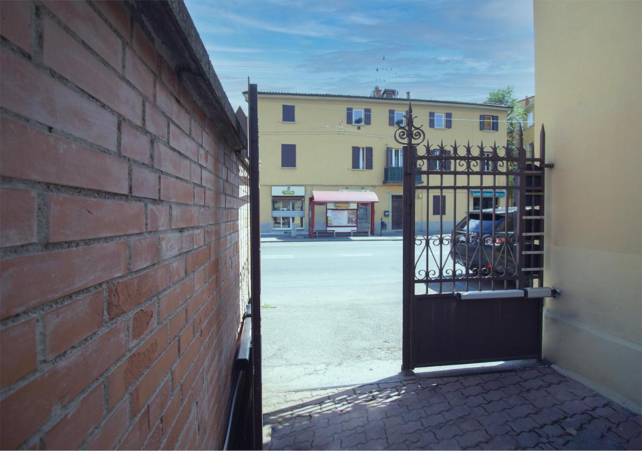 Athena Rooms - Parcheggio Privato Bologna Eksteriør bilde