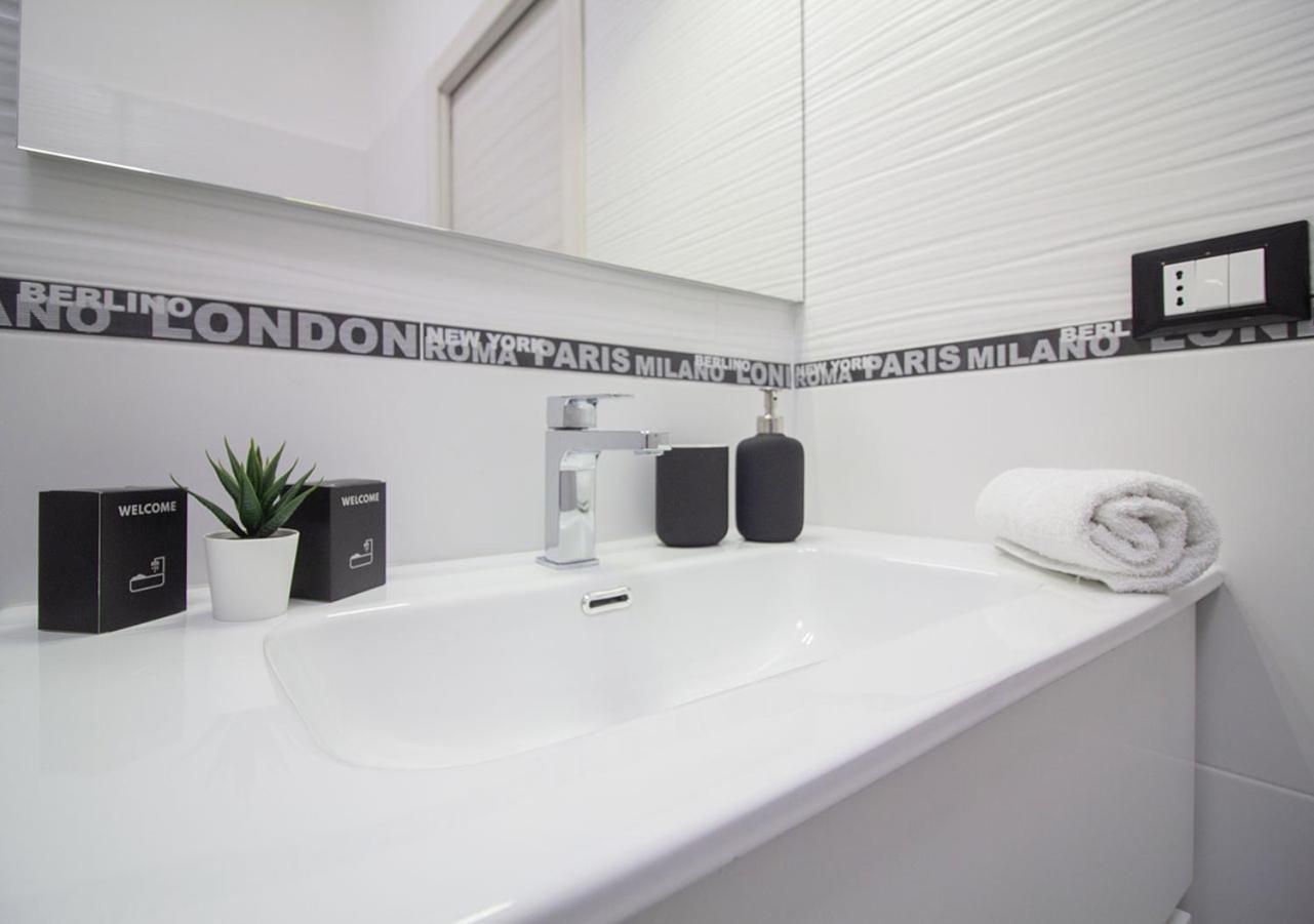 Athena Rooms - Parcheggio Privato Bologna Eksteriør bilde