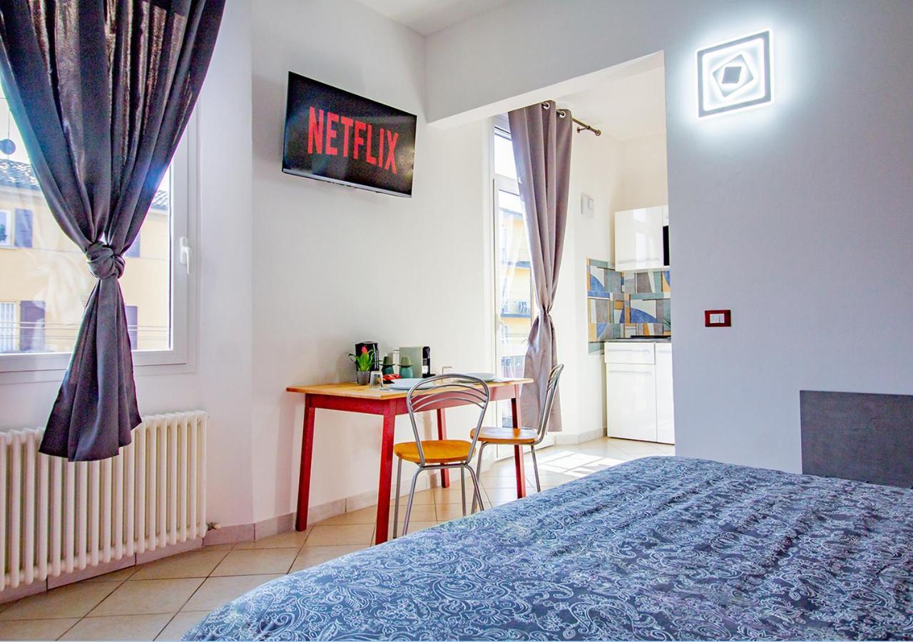 Athena Rooms - Parcheggio Privato Bologna Eksteriør bilde