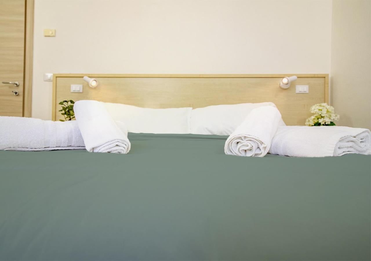 Athena Rooms - Parcheggio Privato Bologna Eksteriør bilde